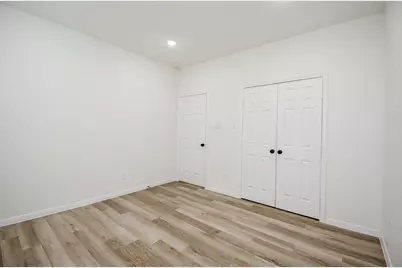 2139 Counter Point Drive, Houston, TX 77055 - Photo 33