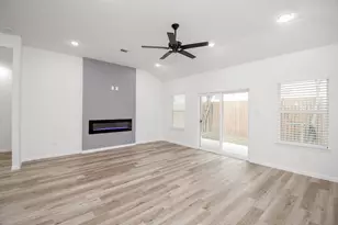 2139 Counter Point Dr, Houston, TX 77055 - Photo 21