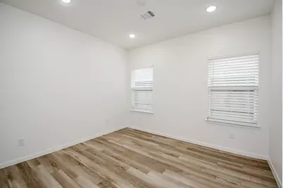2139 Counter Point Drive, Houston, TX 77055 - Photo 35