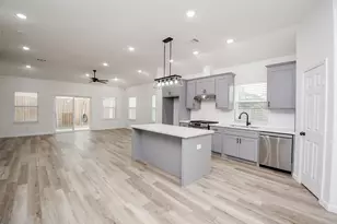 2139 Counter Point Dr, Houston, TX 77055 - Photo 15