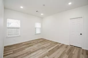 2139 Counter Point Dr, Houston, TX 77055 - Photo 29