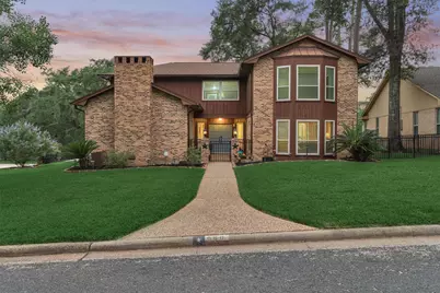 660 Hillcrest Drive, Huntsville, TX 77340 - Photo 1