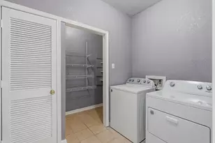 1349 Mardi Ln, Houston, TX 77055 - Photo 11