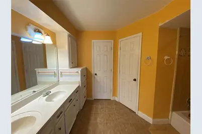 14706 Woodward Gardens Drive, Houston, TX 77082 - Photo 23