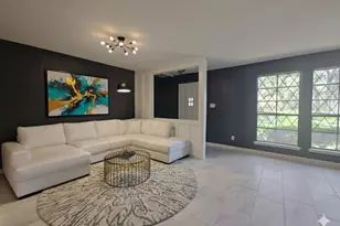 2252 Shadowdale Dr, Houston, TX 77043 - Photo 1