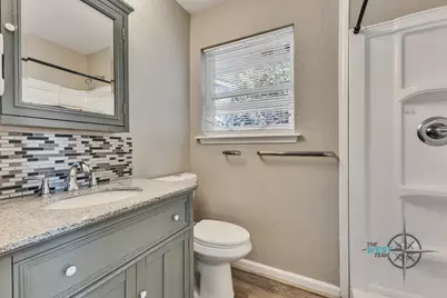 707 Hildred Avenue, Conroe, TX 77303 - Photo 17