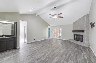 2304 Colleen Dr, Pearland, TX 77581 - Photo 5