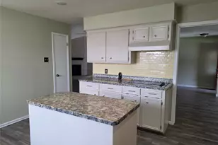 2304 Colleen Dr, Pearland, TX 77581 - Photo 7
