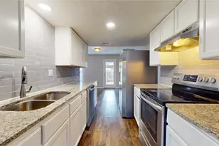 8714 Wilcrest Dr, Houston, TX 77099 - Photo 9