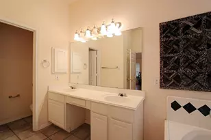 523 High Meadows Dr, Sugar Land, TX 77479 - Photo 11