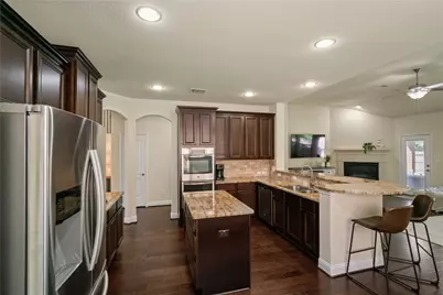 26 Whispering Thicket Place, Tomball, TX 77375 - Photo 11
