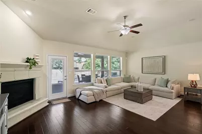 26 Whispering Thicket Place, Tomball, TX 77375 - Photo 5