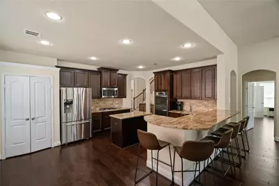 26 Whispering Thicket Place, Tomball, TX 77375 - Photo 9
