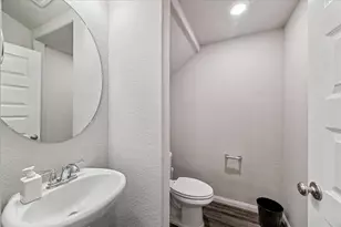 5502 Cuerta St, Houston, TX 77023 - Photo 9