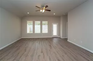 439 Stonebrook Ln, Conroe, TX 77304 - Photo 5