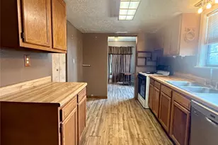 755 County Road 407, Markham, TX 77456 - Photo 9