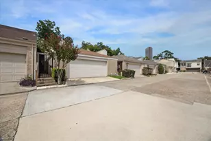 1829 Bering Dr, Houston, TX 77057 - Photo 3