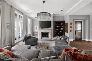 22 E Shady Ln, Houston, TX 77063 - Photo 25