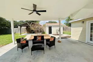 1702 Rampart St, Columbus, TX 78934 - Photo 25