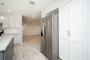 218 Ishmeal St, Houston, TX 77076 - Photo 9