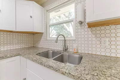 2502 Drummer Drive, League City, TX 77573 - Photo 5