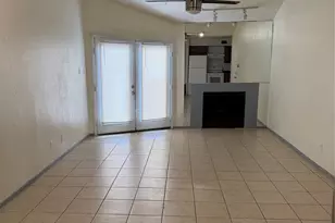 10855 Meadowglen Ln, Houston, TX 77042 - Photo 3