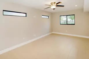 1301 Diez St, Houston, TX 77023 - Photo 7