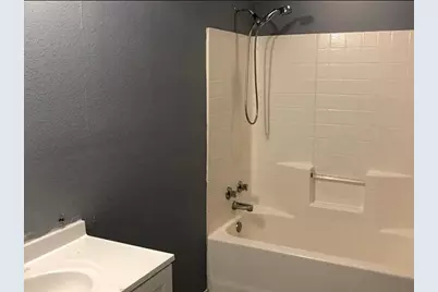 1015 W Clarendon Drive, Dallas, TX 75208 - Photo 11