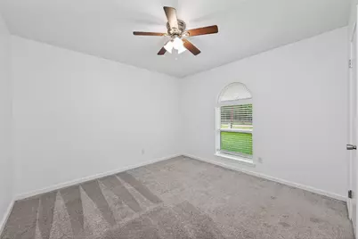10720 Royal Forest Drive, Conroe, TX 77303 - Photo 5
