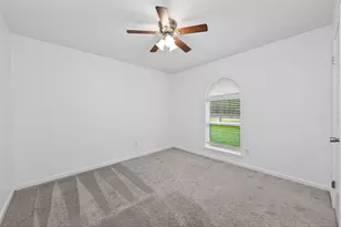 10720 Royal Forest Dr, Conroe, TX 77303 - Photo 5