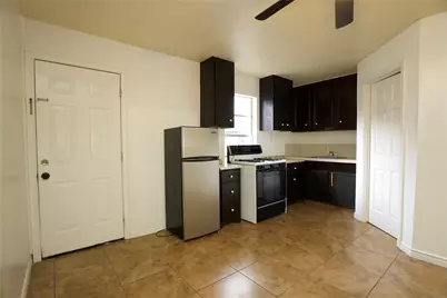 6741 Avenue E, Houston, TX 77011 - Photo 9