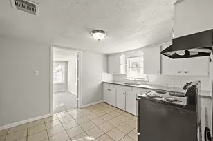 203 W Hart Ave, Pasadena, TX 77506 - Photo 13