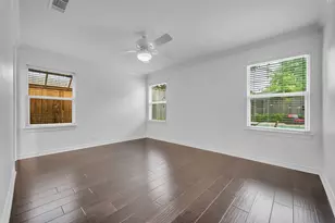 8702 Ilona Ln, Houston, TX 77025 - Photo 23