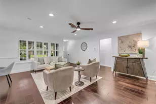 8702 Ilona Ln, Houston, TX 77025 - Photo 9