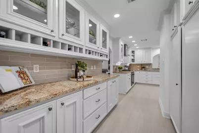 8702 Ilona Lane, Houston, TX 77025 - Photo 11