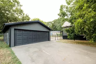 621 N 4th St, Crockett, TX 75835 - Photo 15