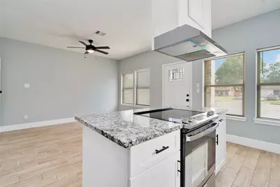5754 Reed Road #B, Houston, TX 77033 - Photo 9