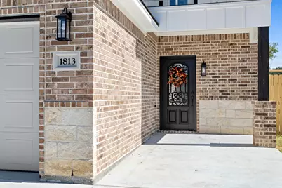 1813 Ordway Street, Port Neches, TX 77651 - Photo 3