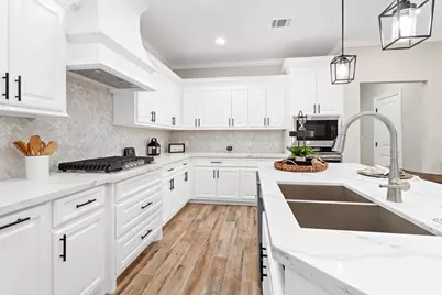 1813 Ordway Street, Port Neches, TX 77651 - Photo 13