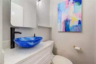 939 Wax Myrtle Ln, Houston, TX 77079 - Photo 3