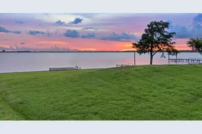 422 S Burnett Drive, Baytown, TX 77520 - Photo 11