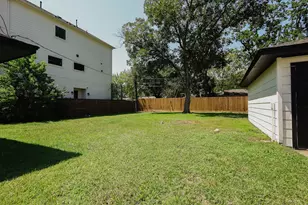 2111 Wycliffe Dr, Houston, TX 77043 - Photo 25