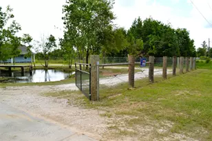 10025 Plum Grove Rd, Cleveland, TX 77327 - Photo 9