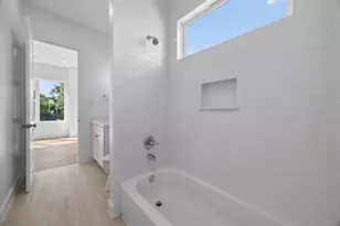 1726 Saxon Dr, Houston, TX 77018 - Photo 35