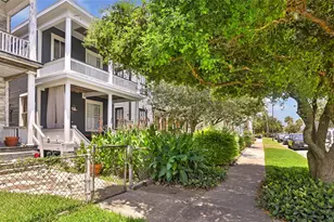 1518 Winnie St, Galveston, TX 77550 - Photo 3