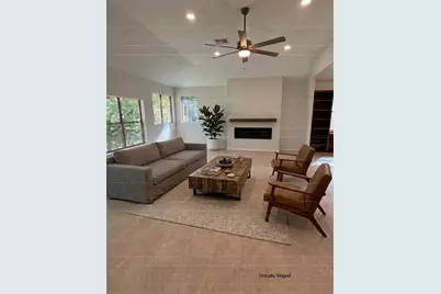 130 W Creekview Drive, Fredericksburg, TX 78624 - Photo 5
