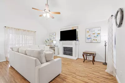 14815 Cobre Valley Drive, Houston, TX 77062 - Photo 5