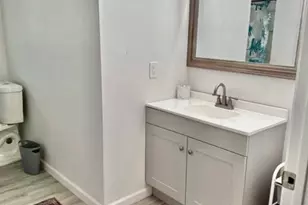 639 Feamster Dr, Houston, TX 77022 - Photo 11