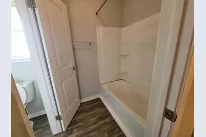 6617 N Lincoln Drive, Hitchcock, TX 77563 - Photo 9