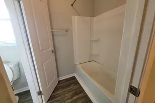 6617 N Lincoln Dr, Hitchcock, TX 77563 - Photo 9